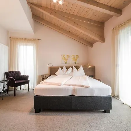 Boutiquehotel Minigolf Hotel Dorf Tirol