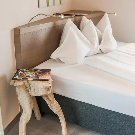 Boutiquehotel Minigolf 호텔 티롤로
