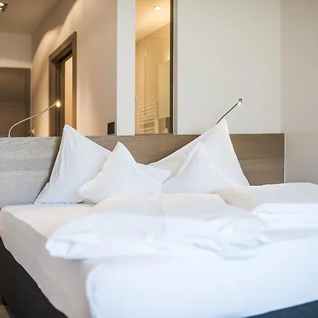 Boutiquehotel Minigolf Hotel Dorf Tirol